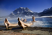 In- und Outdoor Pool  (Foto: Hotel Post)